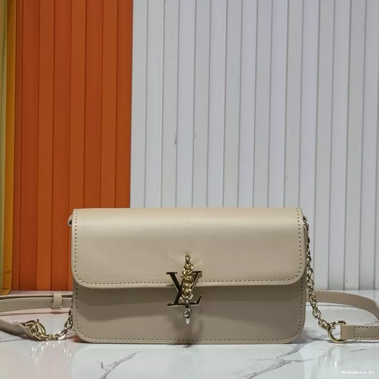 Messenger Bags Bright Women Vuitton For 686 Louis 0830